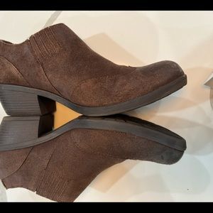 Brown Kork Ease Bootie like new Sz 9m